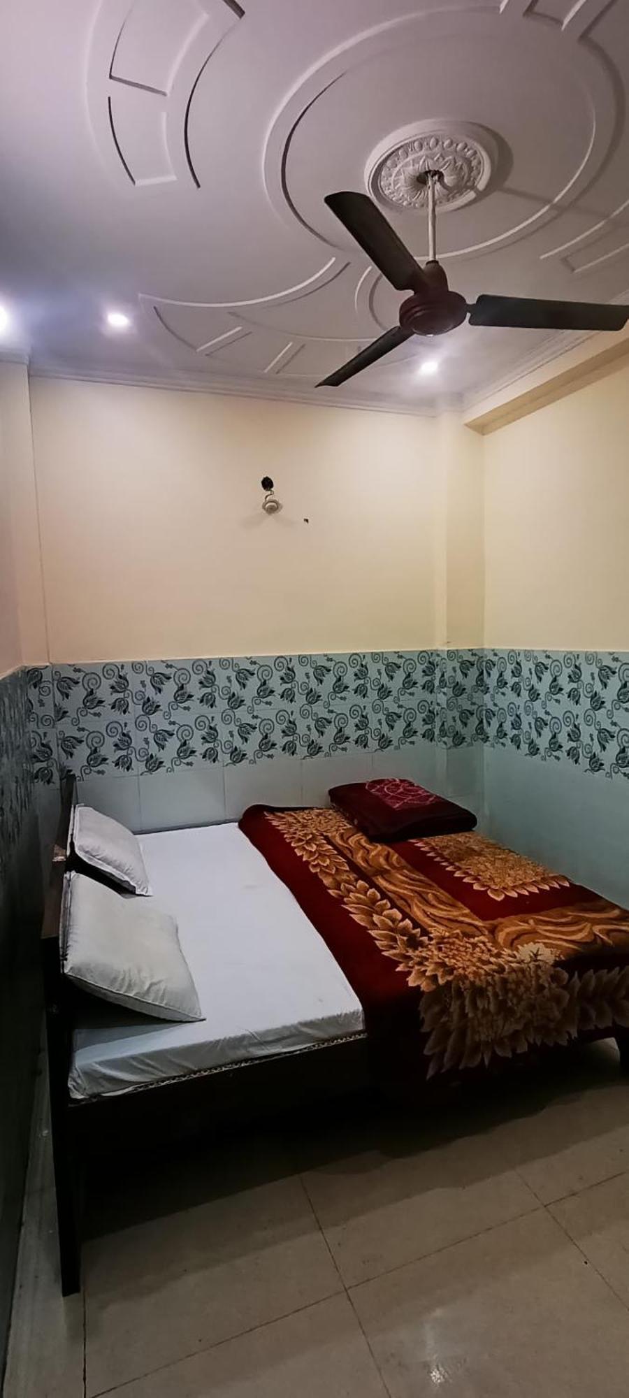 Guest house Badami Devi Shramti Sadan *